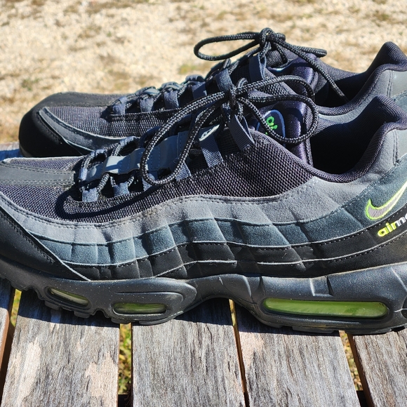 Nike Men's Air Max 95 Retro Logo Black Grey Volt Sneakers 13